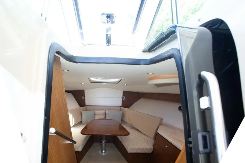 Slide: The Image of Tiara 3100 Coronet 2015 - 5595100