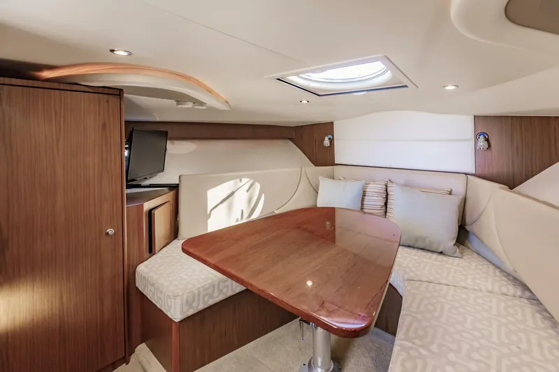 Slide: The Image of Tiara 3100 Coronet 2015 - 5595102