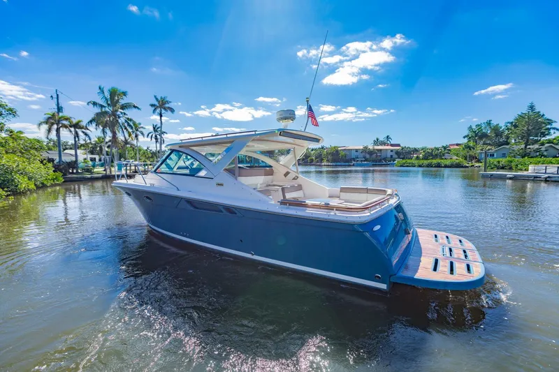 Slide: The Image of Tiara 3100 Coronet 2015 - 5595059