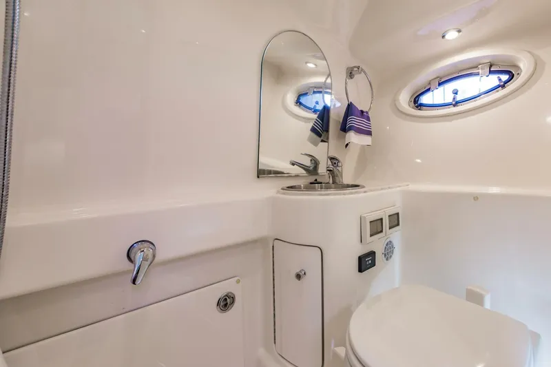 Slide: The Image of Tiara 3100 Coronet 2015 - 5595109