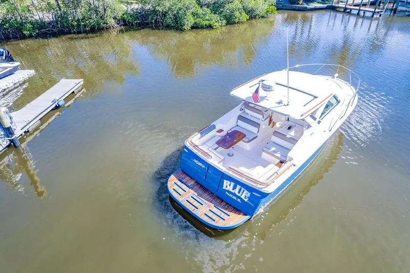 Slide: The Image of Tiara 3100 Coronet 2015 - 5595063