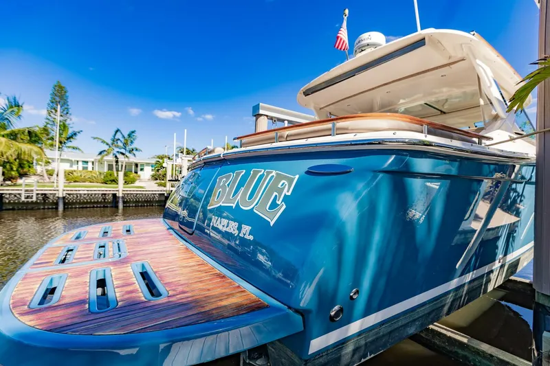 Slide: The Image of Tiara 3100 Coronet 2015 - 5595064