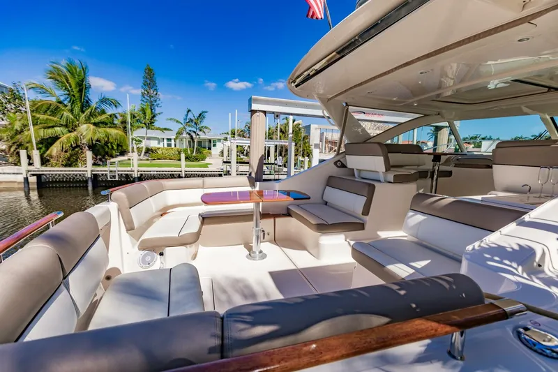 Slide: The Image of Tiara 3100 Coronet 2015 - 5595071