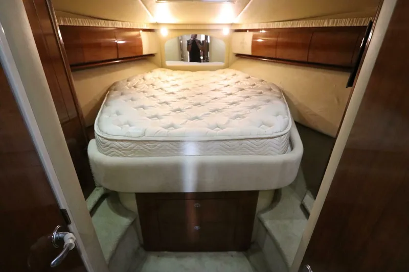 Slide: The Image of Sea Ray 420 Sundancer 2004 - 5595384