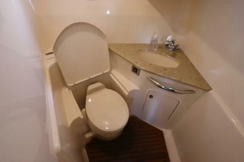 Slide: The Image of Sea Ray 420 Sundancer 2004 - 5595416