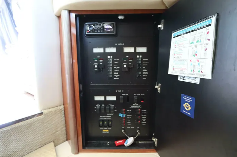 Slide: The Image of Sea Ray 420 Sundancer 2004 - 5595418