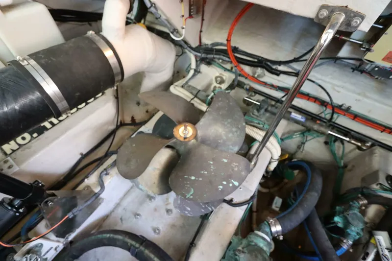 Slide: The Image of Sea Ray 420 Sundancer 2004 - 5595425