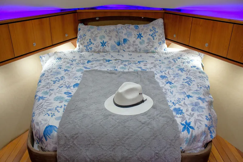 Slide: The Image of Tiara 3900 Sovran 2007 - 5596345