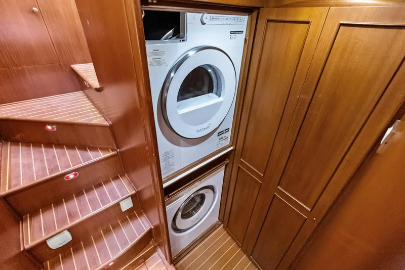 Slide: The Image of Grand Banks 72 Aleutian RP 2005 - 5818279