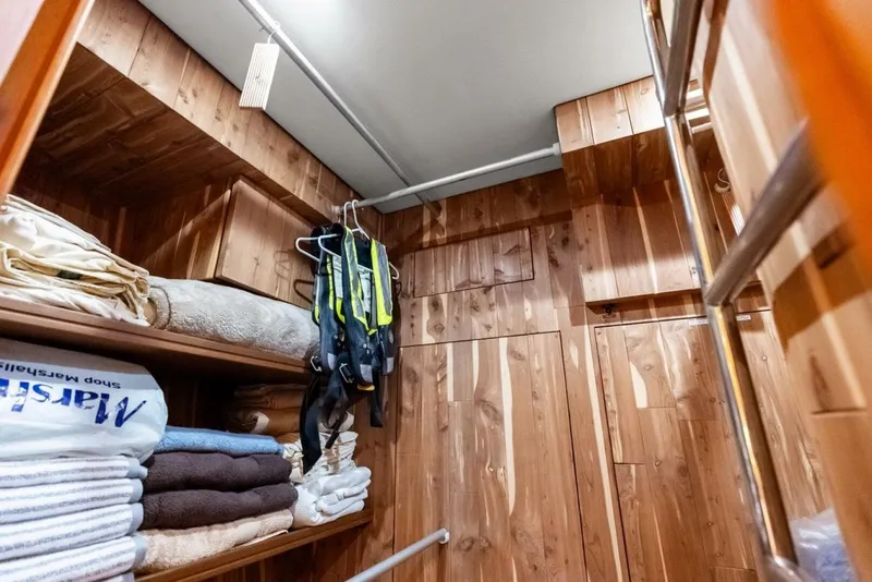 Slide: The Image of Grand Banks 72 Aleutian RP 2005 - 5818291