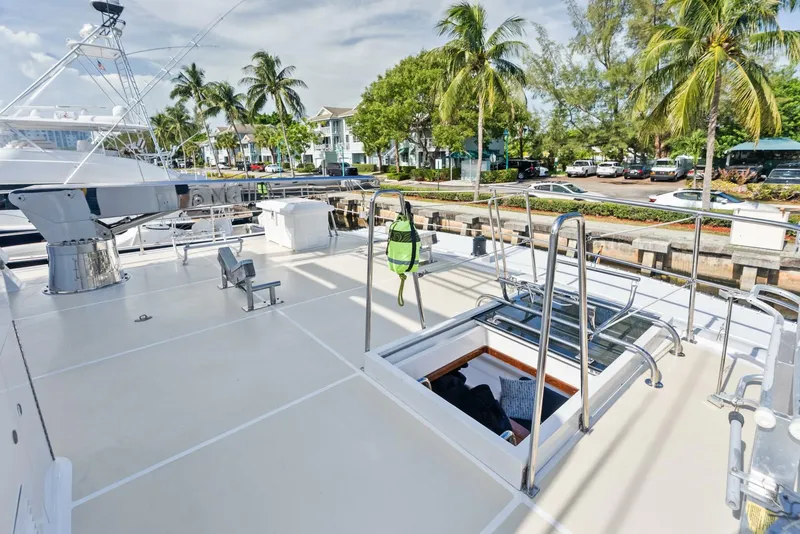 Slide: The Image of Grand Banks 72 Aleutian RP 2005 - 5818349