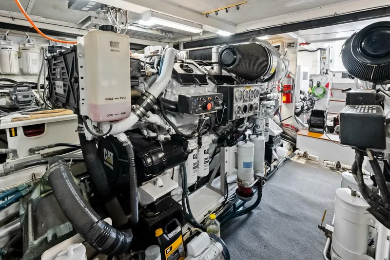 Slide: The Image of Grand Banks 72 Aleutian RP 2005 - 5818374