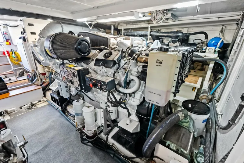 Slide: The Image of Grand Banks 72 Aleutian RP 2005 - 5818376