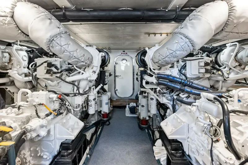 Slide: The Image of Grand Banks 72 Aleutian RP 2005 - 5818377