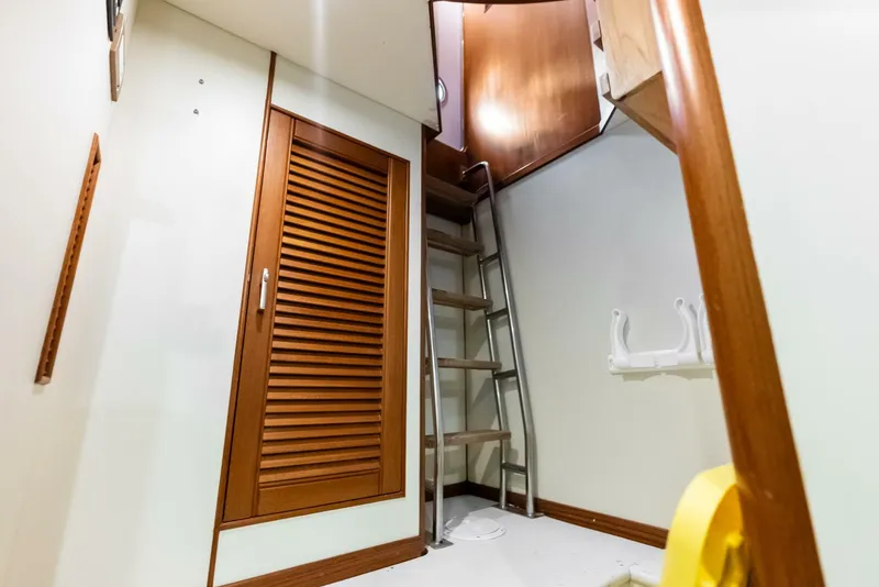 Slide: The Image of Grand Banks 72 Aleutian RP 2005 - 5818380