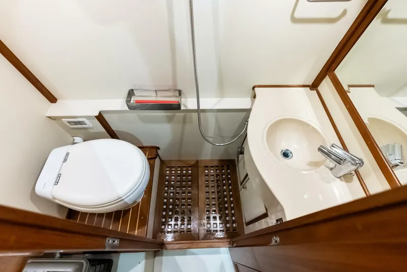 Slide: The Image of Grand Banks 72 Aleutian RP 2005 - 5818382