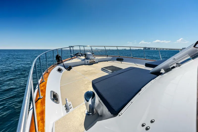 Slide: The Image of Grand Banks 72 Aleutian RP 2005 - 5818184