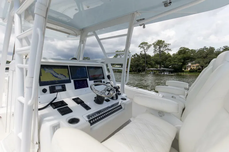 Slide: The Image of 2020 Invincible 39 Open Fisherman Helm And Electronics - 5598192