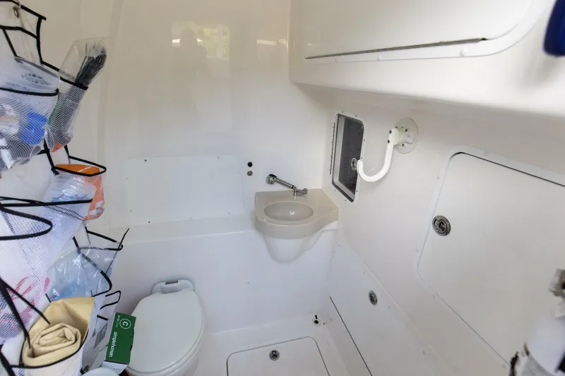 Slide: The Image of 2020 Invincible 39 Open Fisherman Head - 5598193