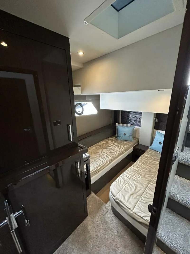 Slide: The Image of Carver 52 Coupe 2018 - 5877528