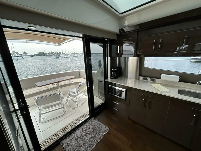 Slide: The Image of Carver Yachts 52 Coupe 2018 - 5877542