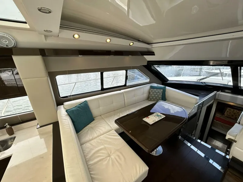 Slide: The Image of Carver Yachts 52 Coupe 2018 - 5877545