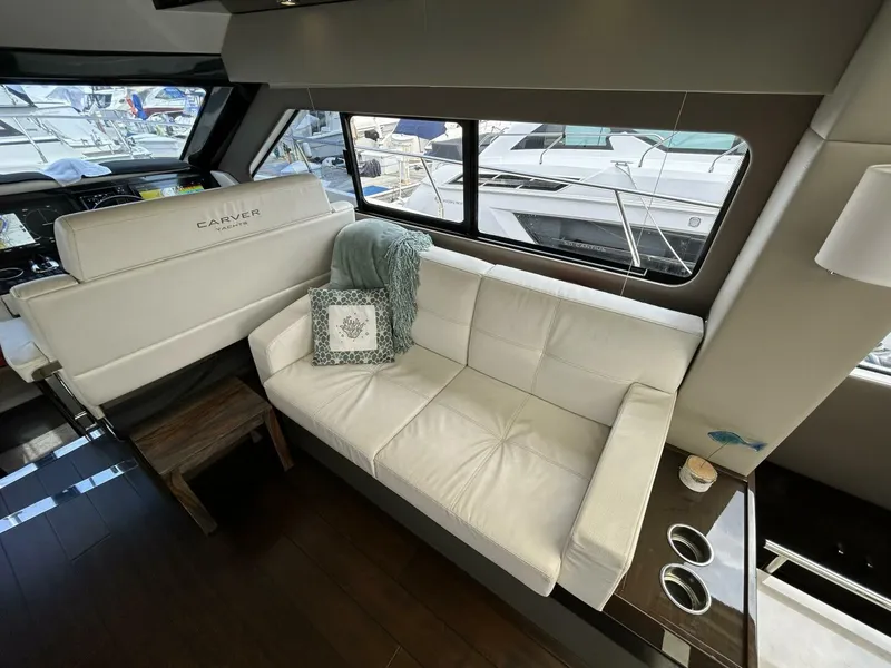 Slide: The Image of Carver Yachts 52 Coupe 2018 - 5877546
