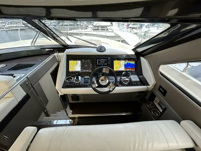 Slide: The Image of Carver Yachts 52 Coupe 2018 - 5877547