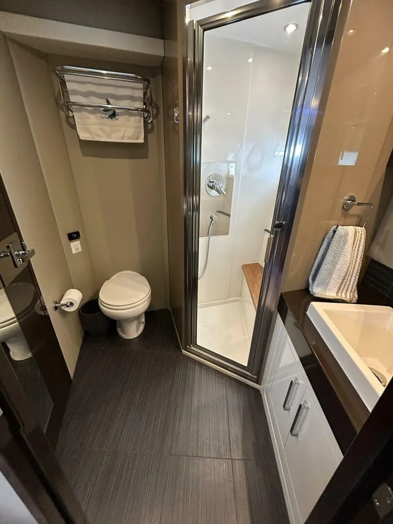 Slide: The Image of Carver Yachts 52 Coupe 2018 - 5877525