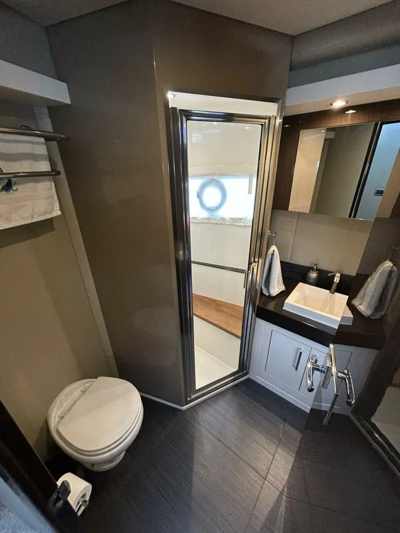 Slide: The Image of Carver Yachts 52 Coupe 2018 - 5877531