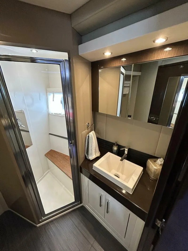 Slide: The Image of Carver Yachts 52 Coupe 2018 - 5877526