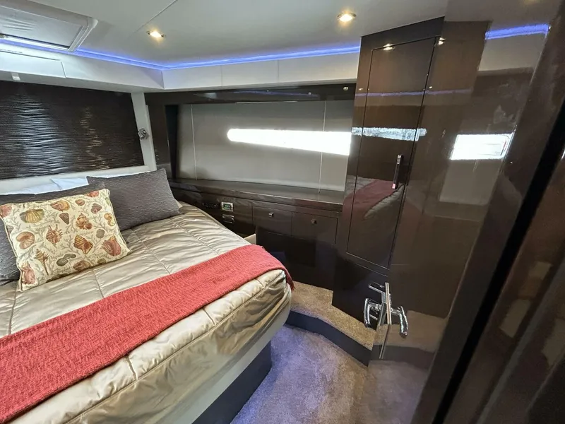 Slide: The Image of Carver Yachts 52 Coupe 2018 - 5877524