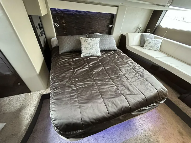 Slide: The Image of Carver Yachts 52 Coupe 2018 - 5877514