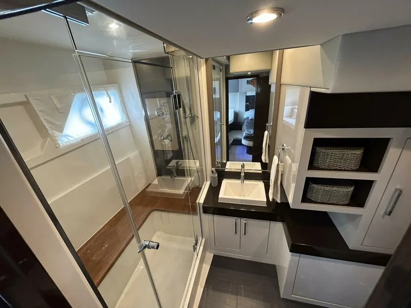 Slide: The Image of Carver Yachts 52 Coupe 2018 - 5877517