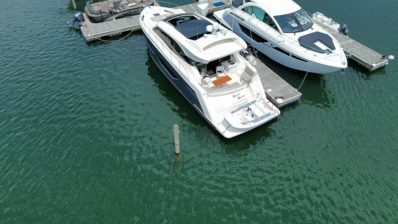 Slide: The Image of Carver Yachts 52 Coupe 2018 - 5877498