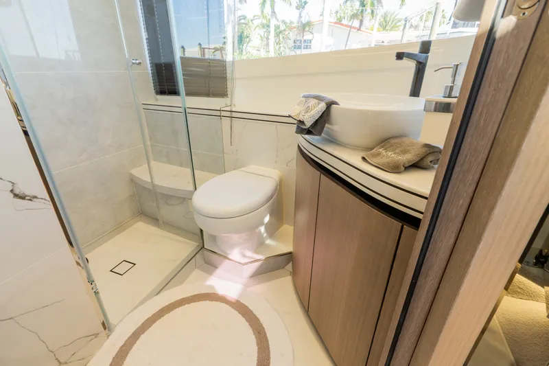 Slide: The Image of Galeon 560 FLY 2024 - 5732313