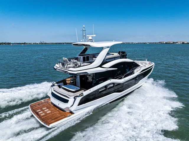 Slide: The Image of Galeon 560 FLY 2024 - 71