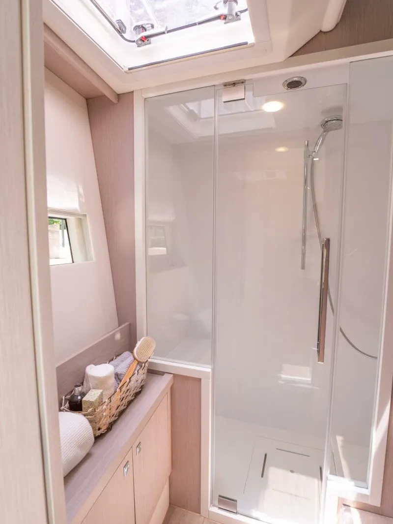 Slide: The Image of Alva OE 54 Master Shower Ocean Eco 54 master ensuite shower with glass enclosure - 5603811