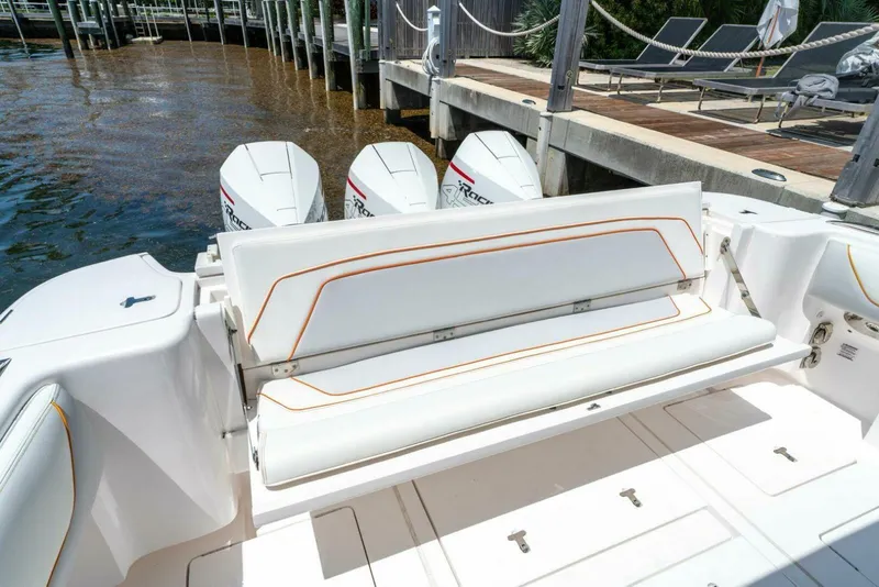 Slide: The Image of Intrepid 407 Panacea 2021 - 5598810