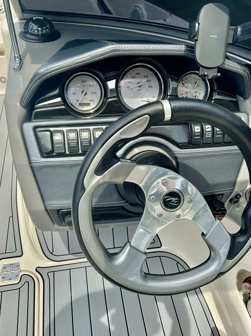 Slide: The Image of Monterey 224 FS 2012 - 5599916