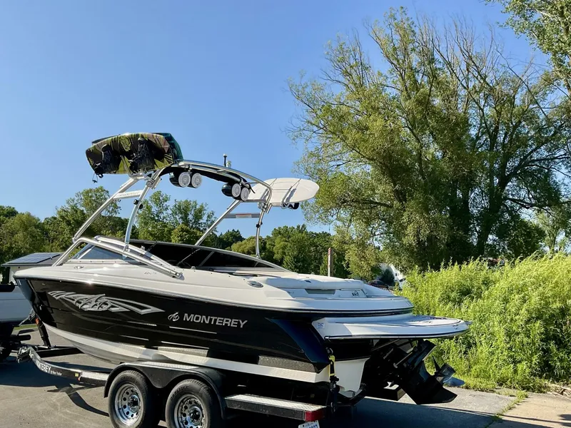 Slide: The Image of Monterey 224 FS 2012 - 5599895