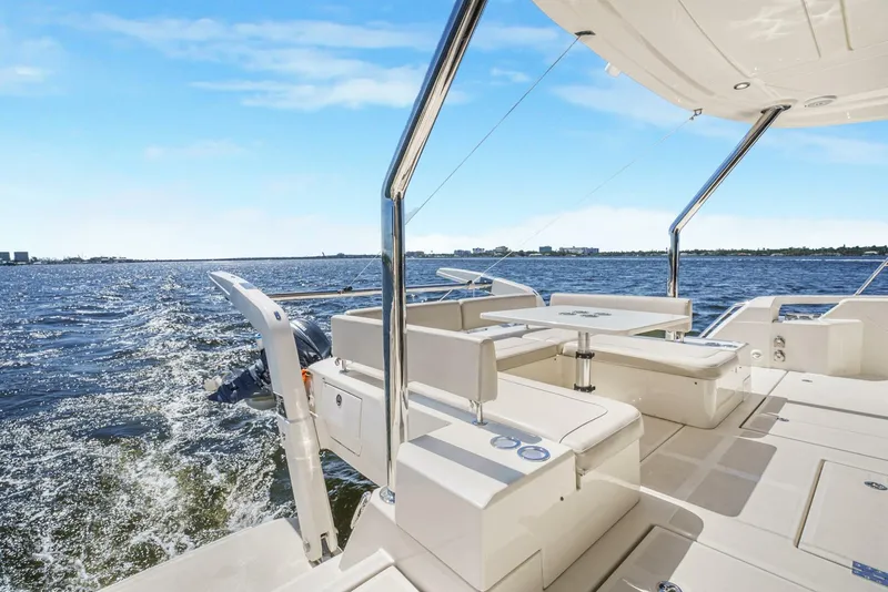 Slide: The Image of Aquila 44 2017 - 5602225