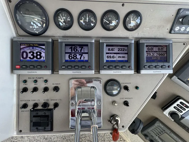 Slide: The Image of Carver 445 Aft Cabin Motor Yacht 1997 - 5600092