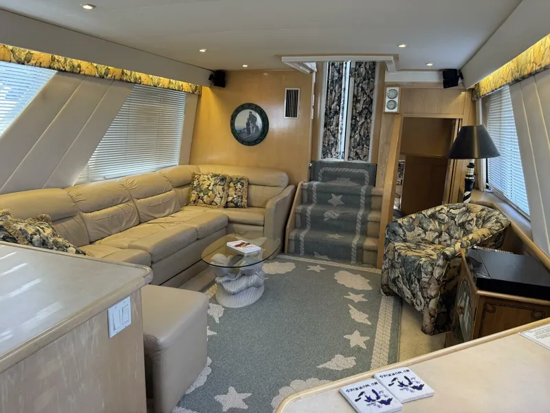 Slide: The Image of Carver 445 Aft Cabin Motor Yacht 1997 - 5600110