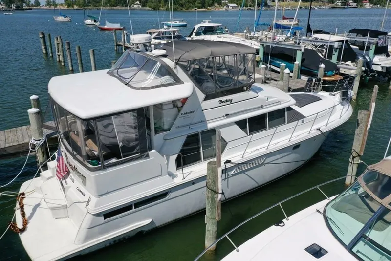 Slide: The Image of Carver 445 Aft Cabin Motor Yacht 1997 - 5600070