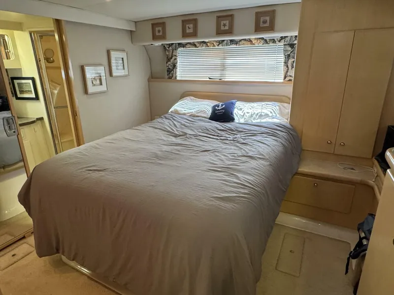 Slide: The Image of Carver 445 Aft Cabin Motor Yacht 1997 - 5600057