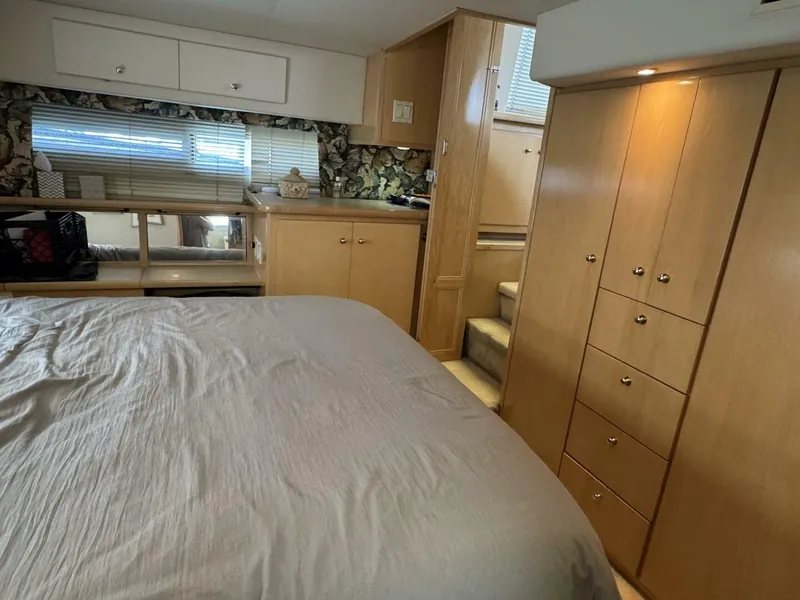 Slide: The Image of Carver 445 Aft Cabin Motor Yacht 1997 - 5600059