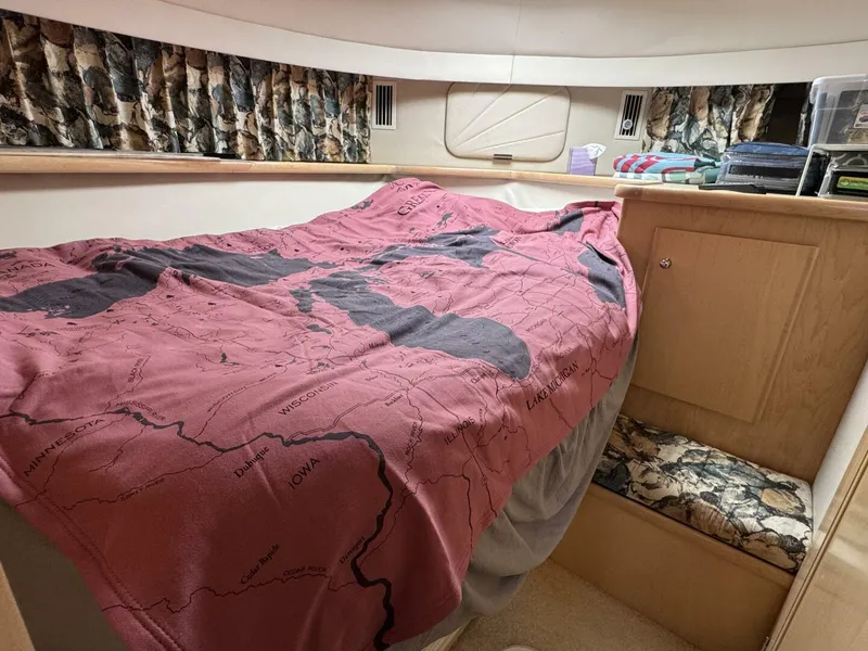 Slide: The Image of Carver 445 Aft Cabin Motor Yacht 1997 - 5600077