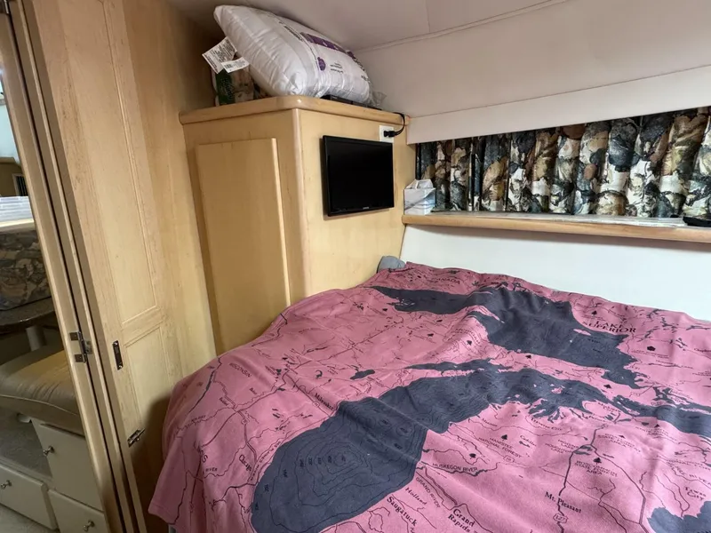 Slide: The Image of Carver 445 Aft Cabin Motor Yacht 1997 - 5600080