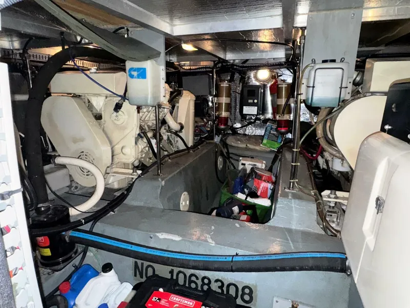 Slide: The Image of Carver 445 Aft Cabin Motor Yacht 1997 - 5600062